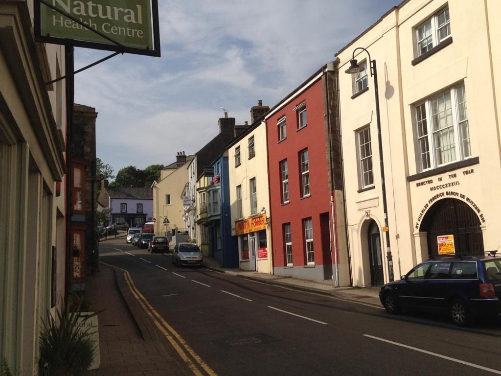 Madtom Seafood Cafe Bar & Guest * Narberth