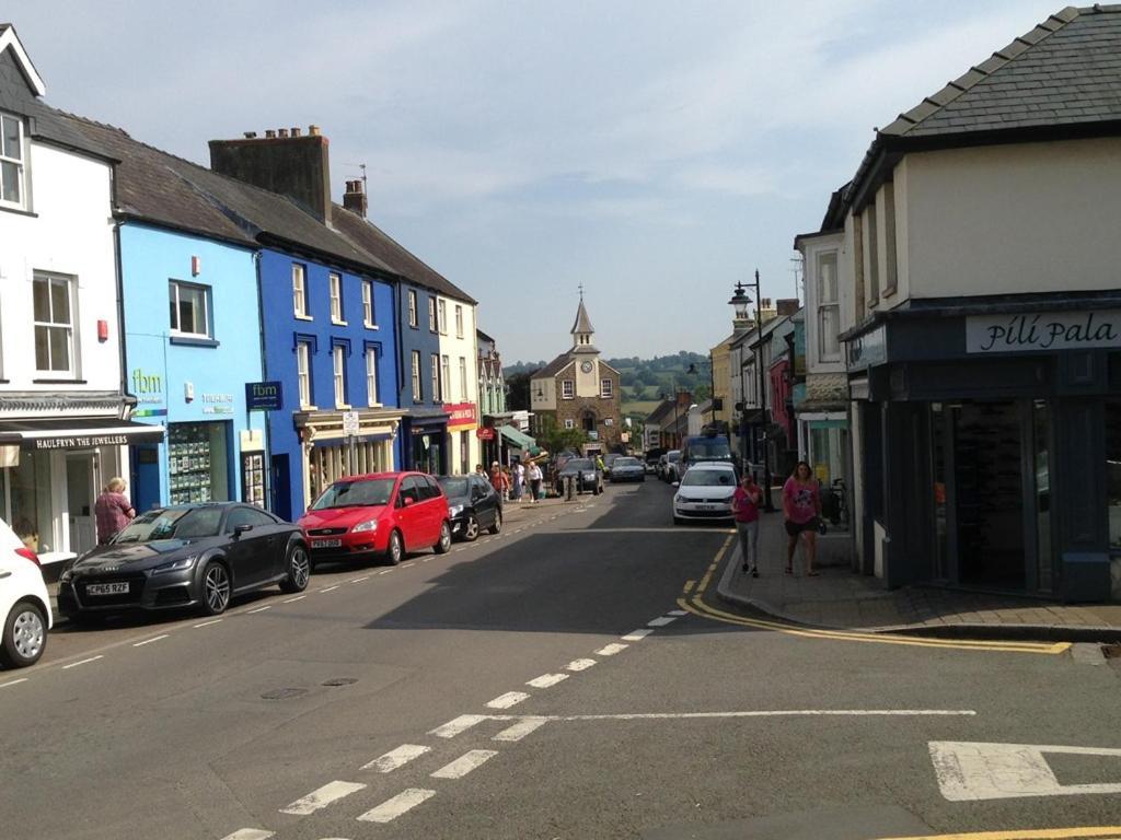 Madtom Seafood Cafe Bar & Guest * Narberth